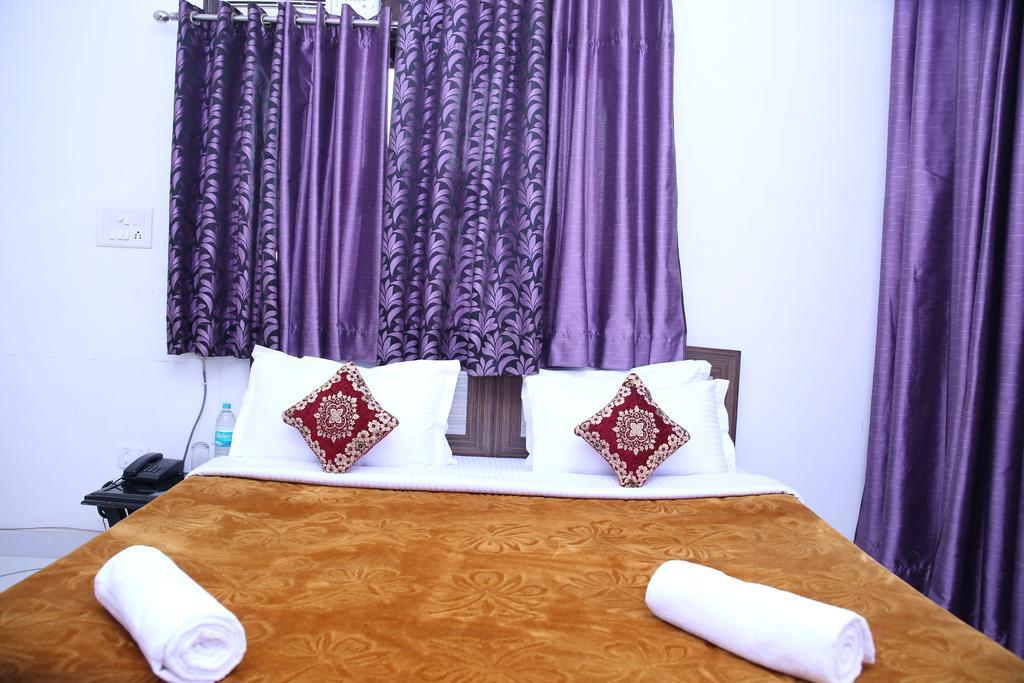 Hotel Airport Land New Delhi Chambre photo