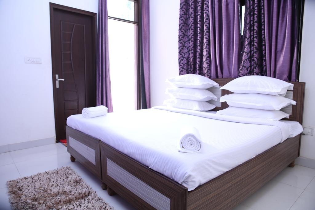 Hotel Airport Land New Delhi Chambre photo